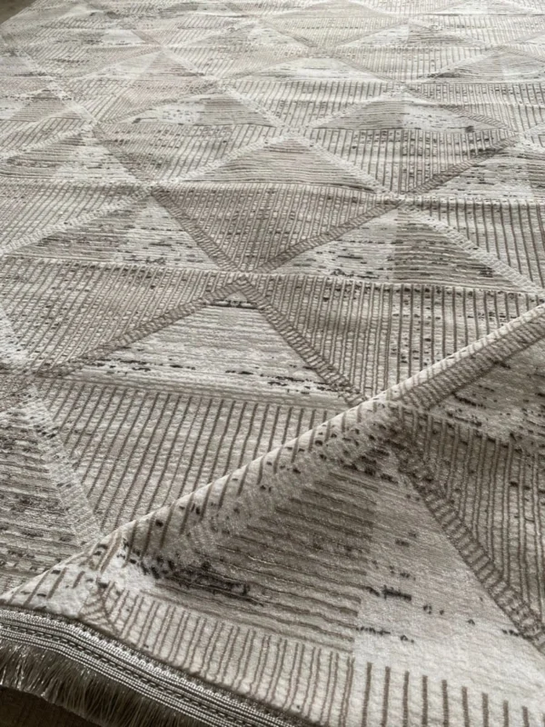 ⁦سجادة تركية هندسية فاخرة من خيوط البامبو والأكريليك – تصميم عصري راقٍ⁩ - الصورة ⁦2⁩